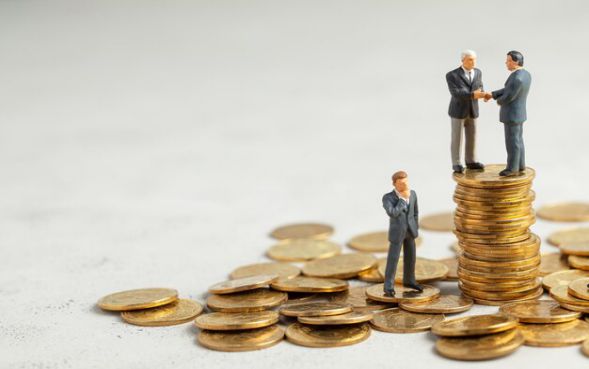 2025怎么能借钱急用呢？十八岁小额贷款秒过软件10月多人实测！精选​5个十八岁借钱秒过网贷平台